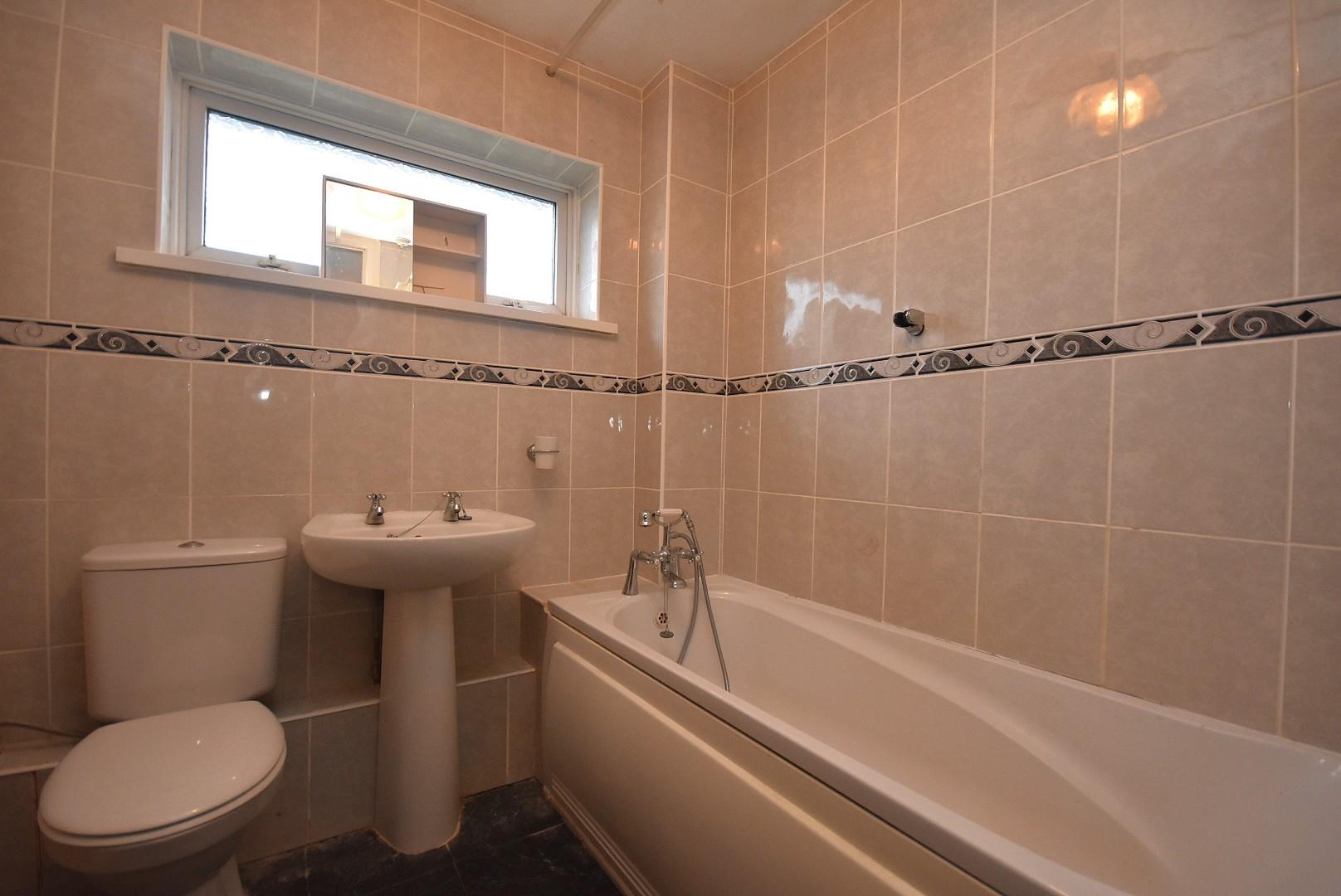 6 Heath Avenue, Penarth, CF64 2QZ